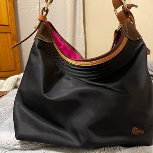 Black Authentic Dooney & Bourke Purse-good condition
